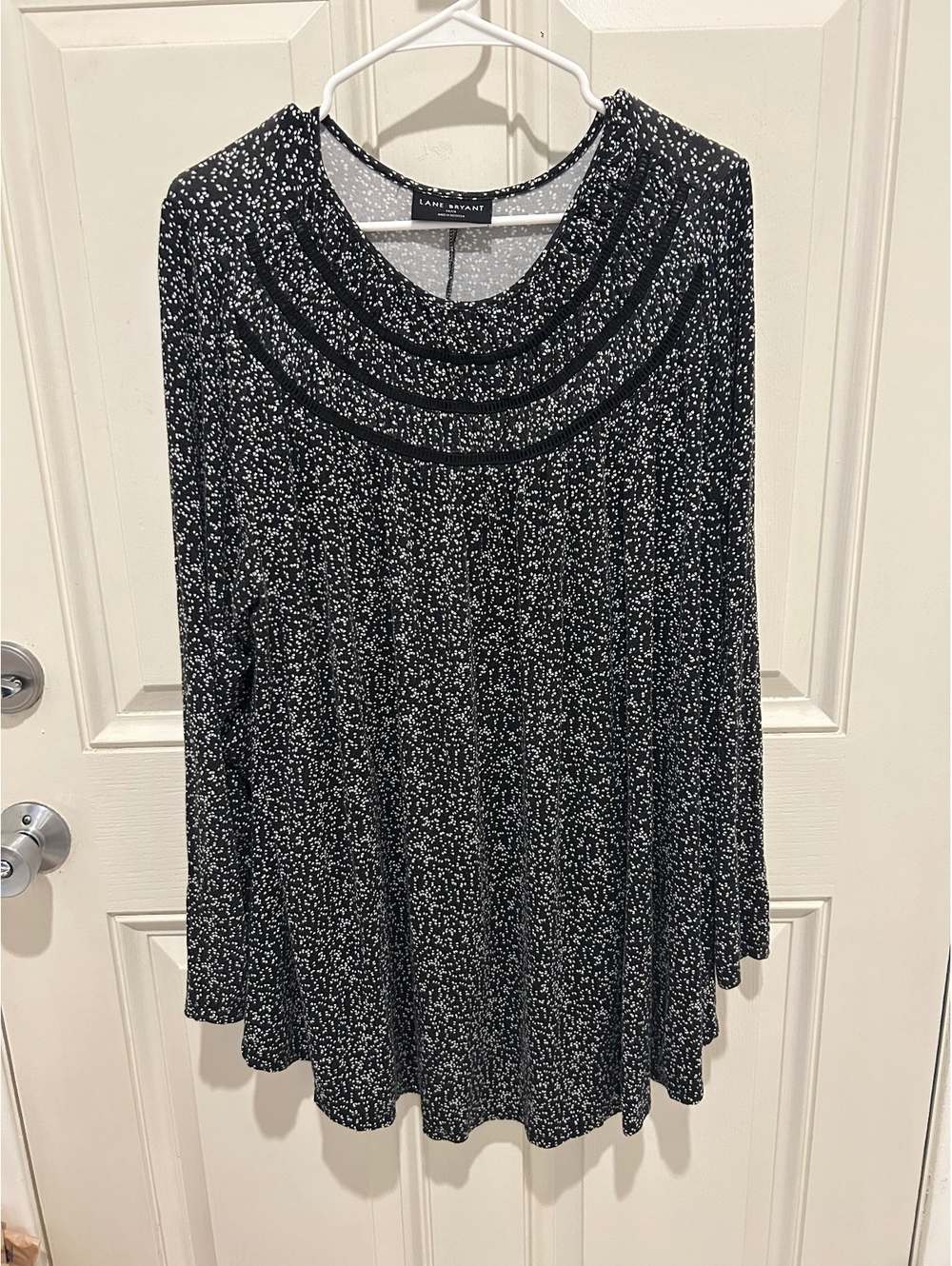 Lane Bryant Black and White Rayon Spandex Long Sleeve Blouse 14/16